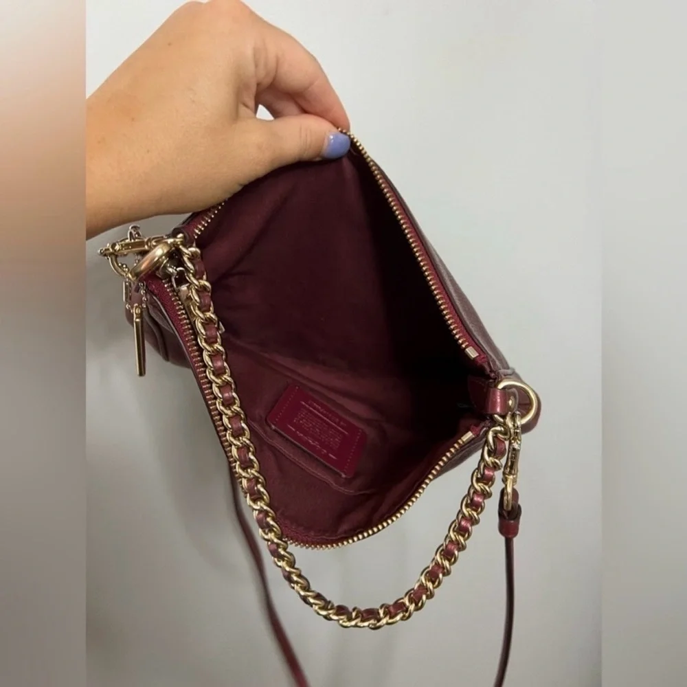 New Coach New York F36666 Burgundy Pebble Leather Carrie Crossbody Bag - Picture 5 of 6
